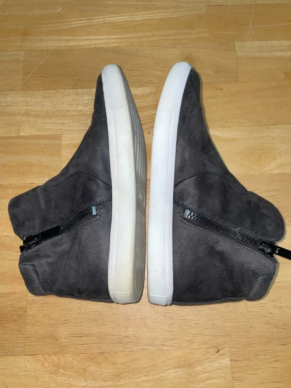 Bass Silvie Black Suede Zip-Accent Ankle Sneaker Boot. Size 7.